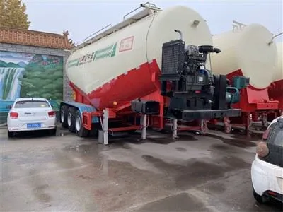 Remolque cisterna de cemento